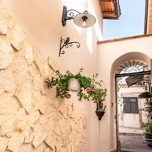 https://montevergine-domus.taorminaitalyhotels.com